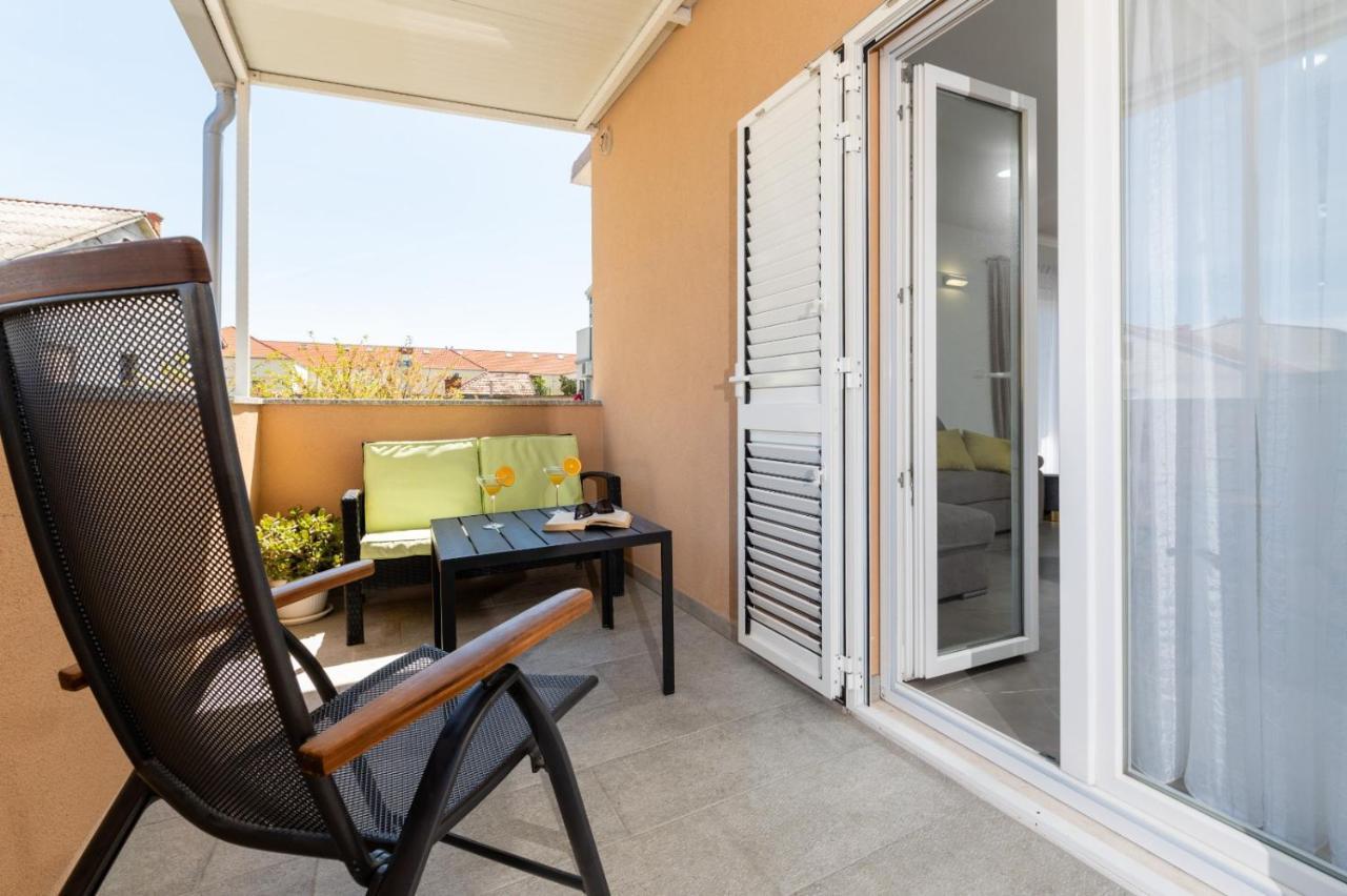 Apartment Vuletin Kaštela Kültér fotó