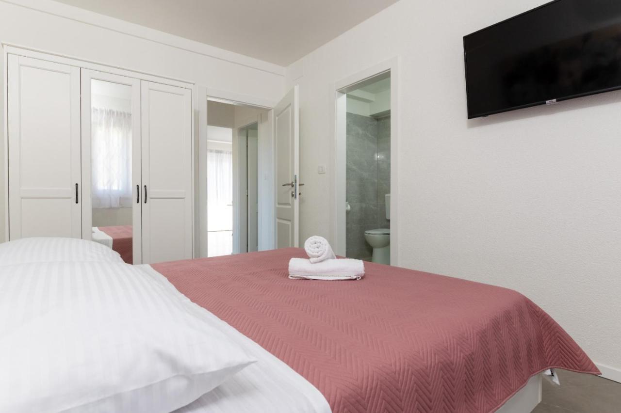 Apartment Vuletin Kaštela Kültér fotó
