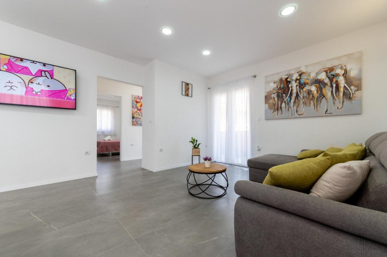 Apartment Vuletin Kaštela Kültér fotó