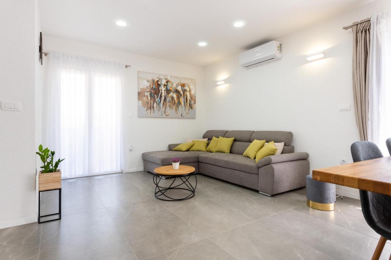 Apartment Vuletin Kaštela Kültér fotó
