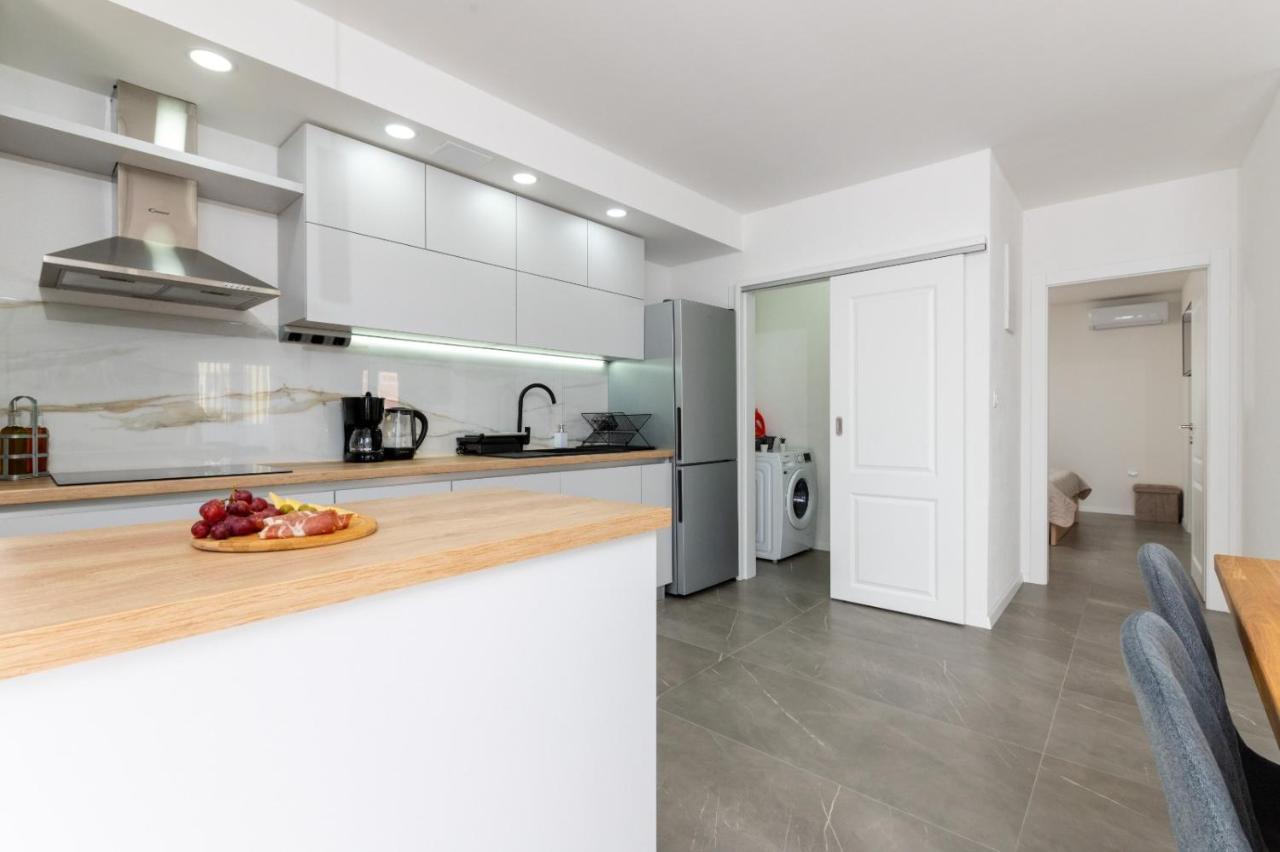 Apartment Vuletin Kaštela Kültér fotó