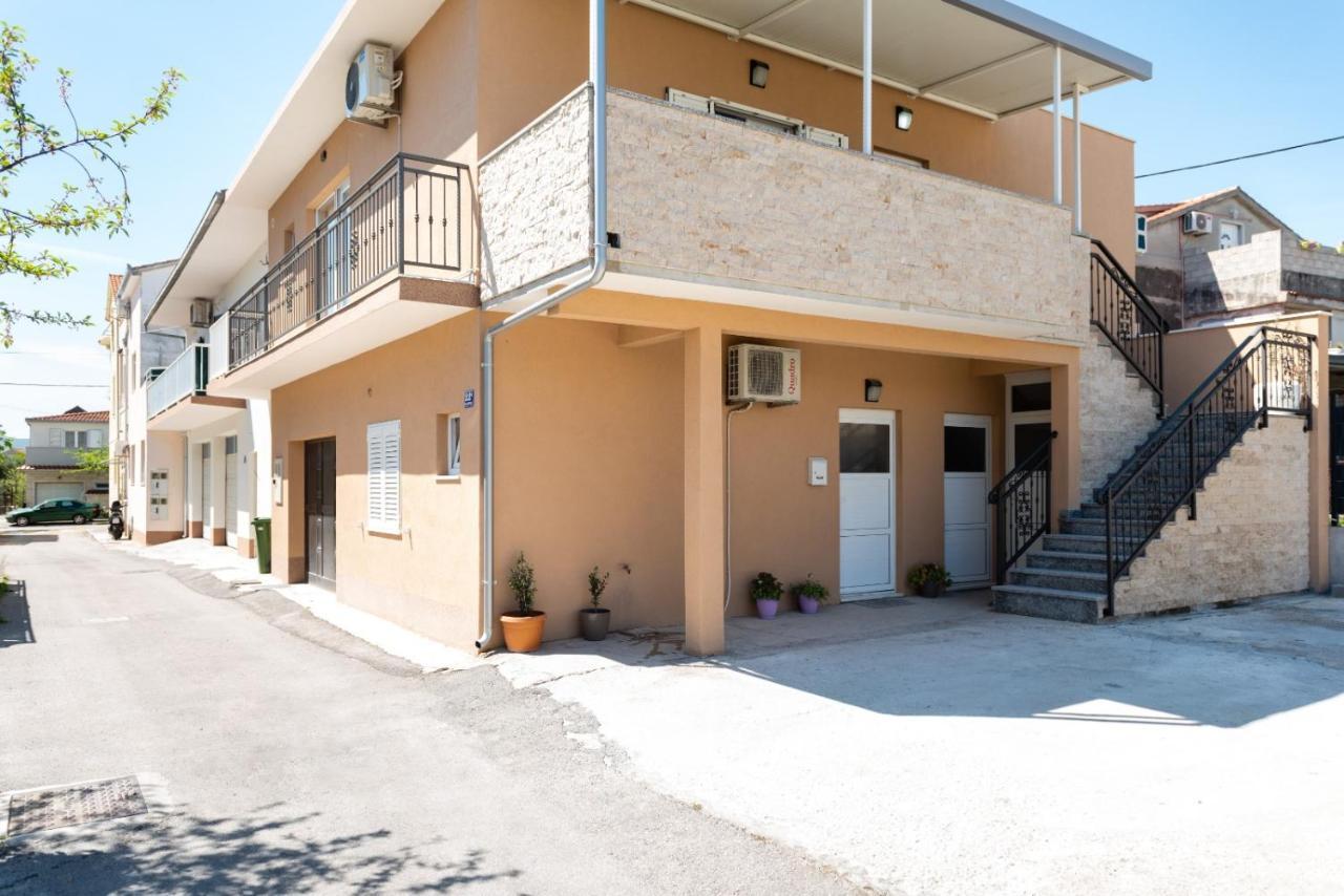 Apartment Vuletin Kaštela Kültér fotó
