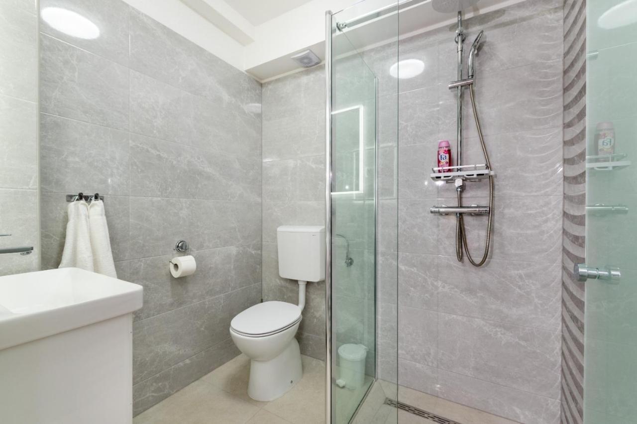 Apartment Vuletin Kaštela Kültér fotó