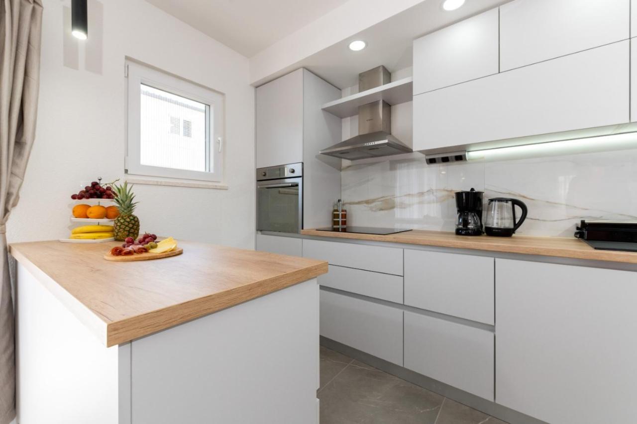 Apartment Vuletin Kaštela Kültér fotó