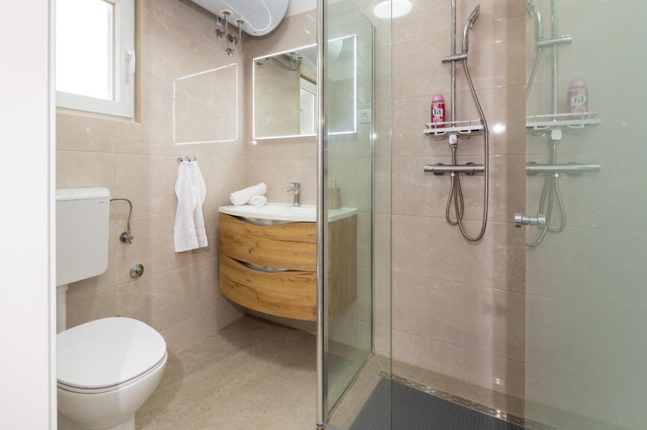 Apartment Vuletin Kaštela Kültér fotó